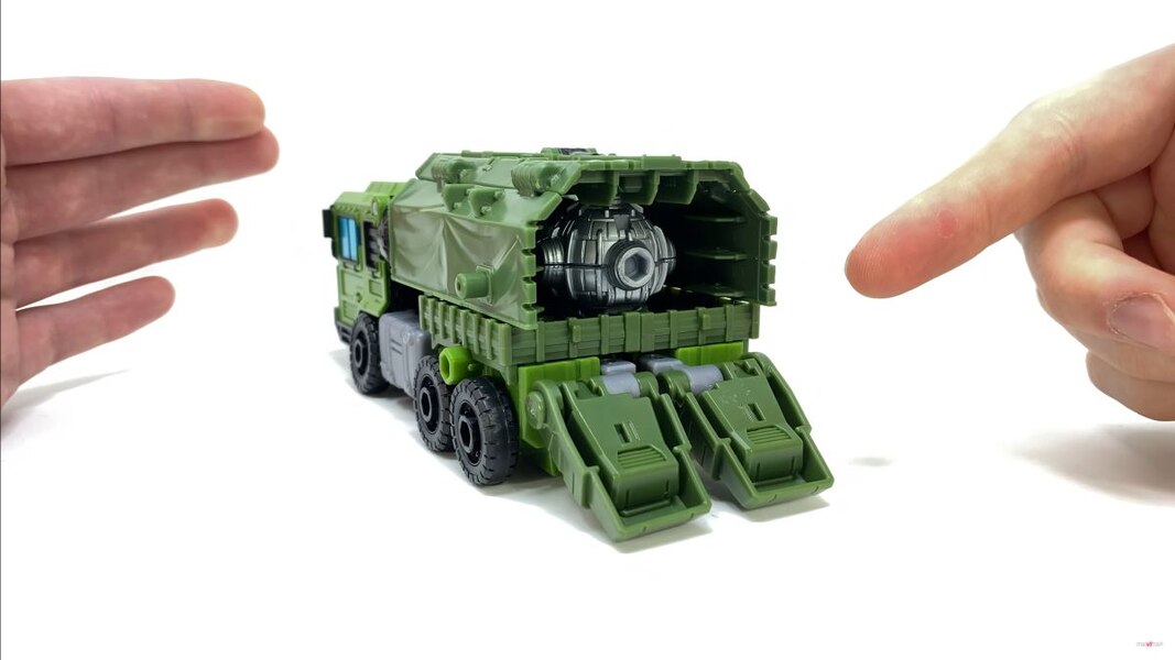 Transformers Legacy Bulkhead In Hand Image  (38 of 56)